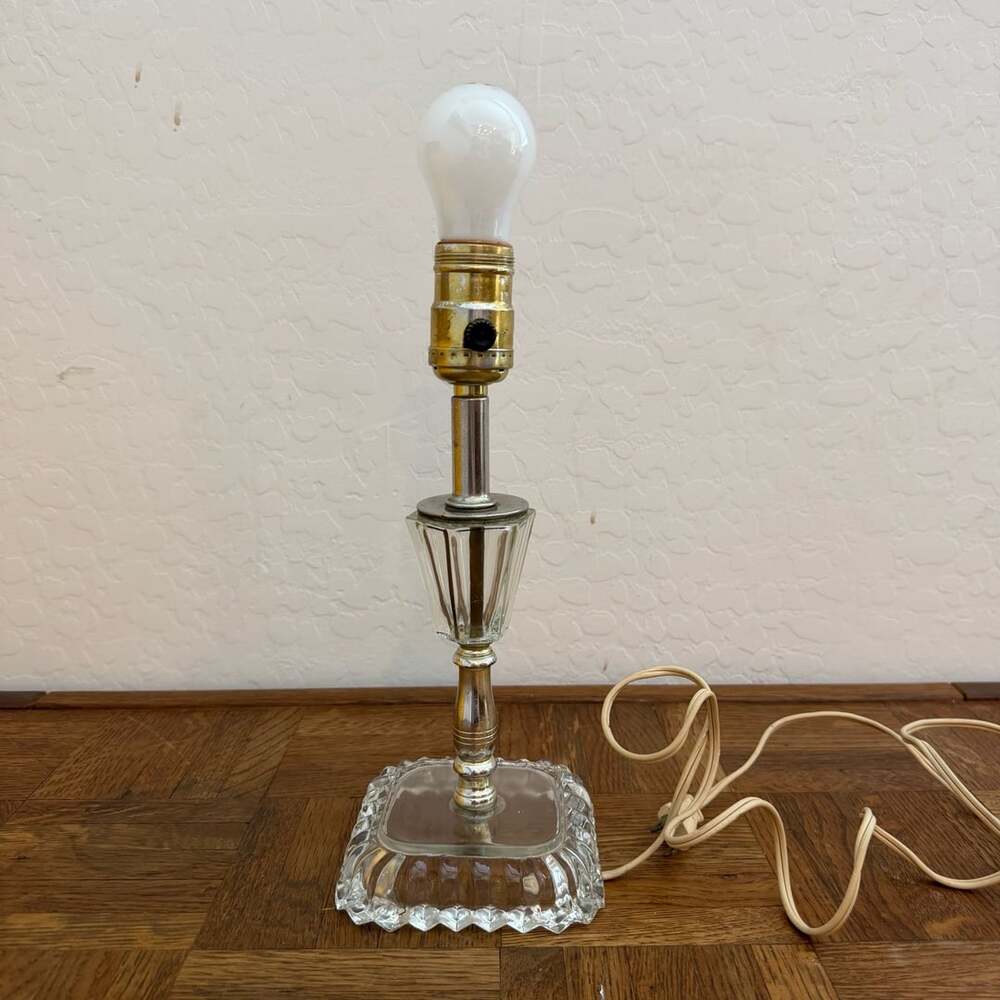 Vintage Mid-Century Clear Cut Faceted Glass Boudoir Accent Table Lamp